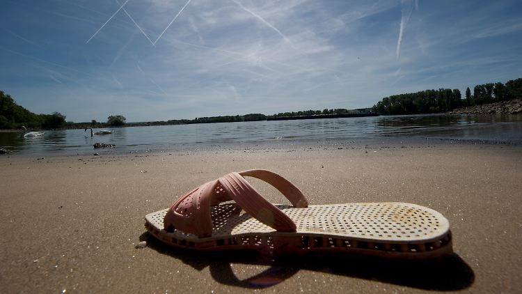 Anhaltende Trockenheit: In Frühjahrs- und Sommermonaten macht sie schon jetzt der deutschen Binnenschifffahrt und den Bauern zu schaffen. Es kommt noch schlimmer.