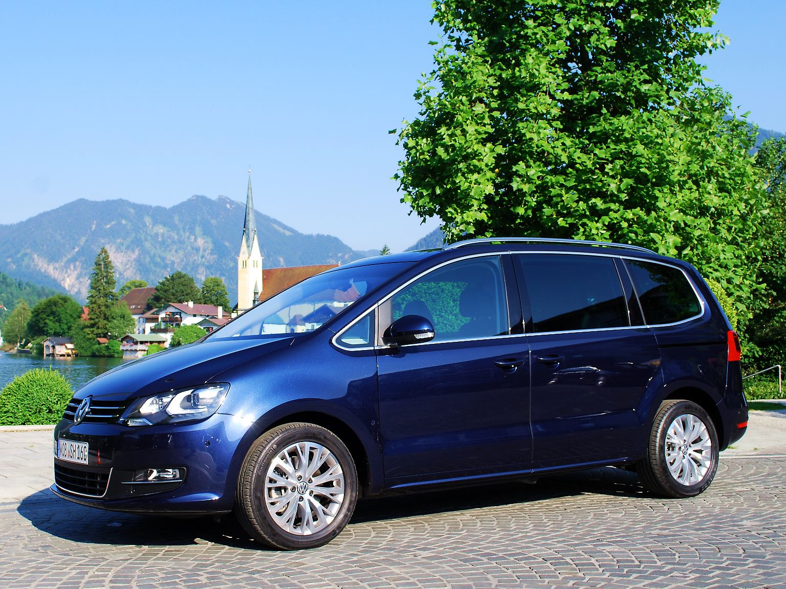 Autatmen für die Großfamilie: Vw bringt einen neuen Sharan auf den Markt. Ab September 2010 ist der Großraum-Van zu haben.