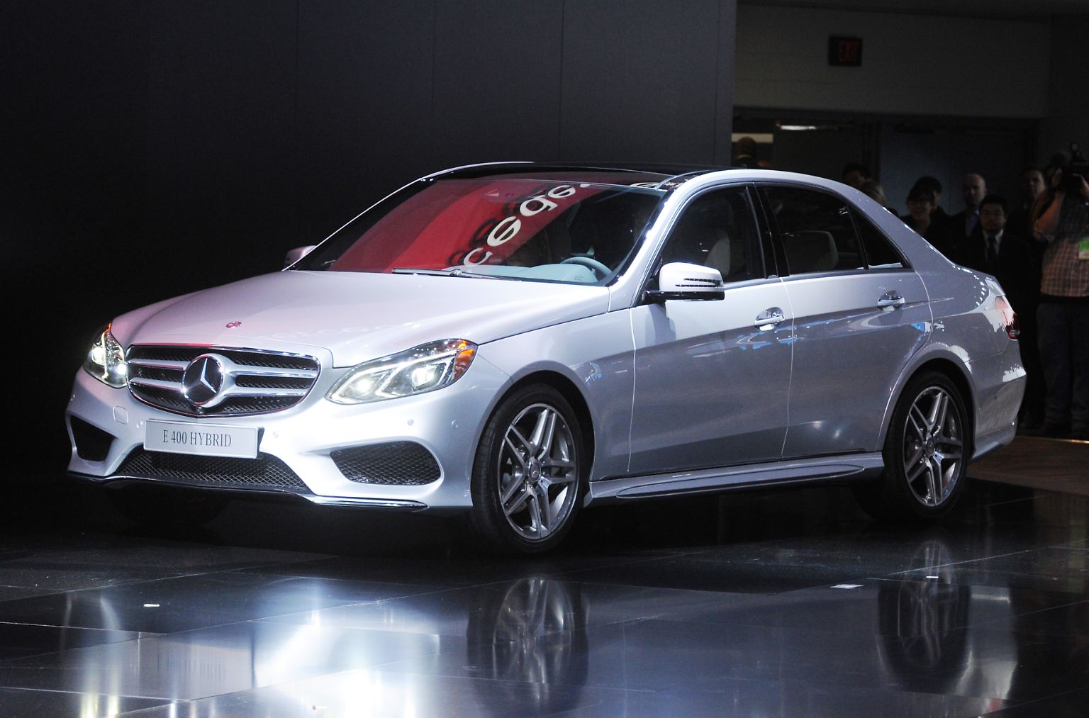 Besonders wichtig ist die Messe in diesem Jahr für Mercedes. Nicht nur für das Amerikageschäft richtungsweisend dürfte die gründlich überarbeitete E-Klasse sein.