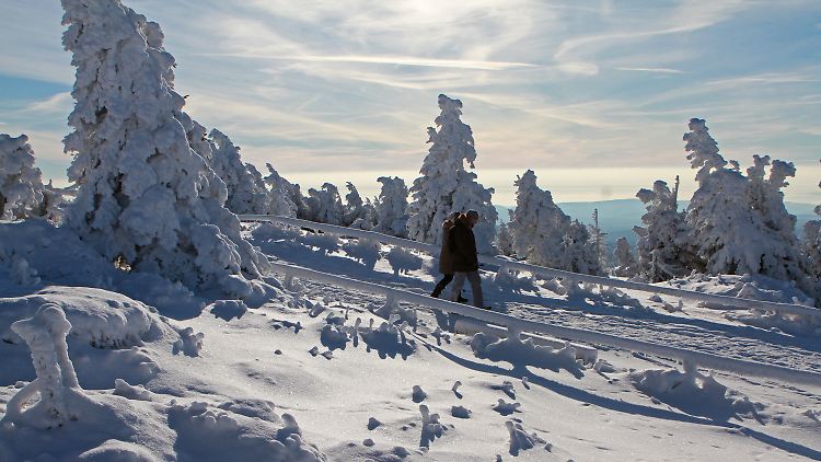 Herrliches Winterwetter lockt viele Besucher auf den Brocken.