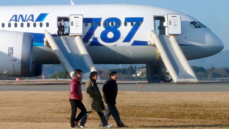 Japanische Airlines greifen nach erneuter Panne eines "Dreamliners" durch: Die Boeing-Maschinen bleiben vorerst am Boden.