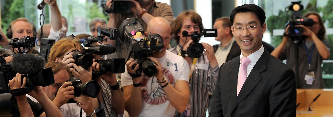 Rösler bezeichnete die Reform als "Einstieg in eine dauerhaft solide Finanzierung des Gesundheitssystems".