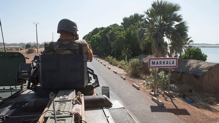 Französische Soldaten unterwegs Richtung Norden.
