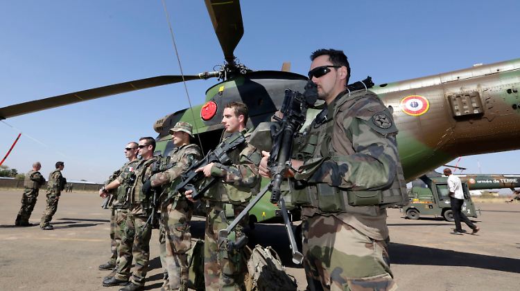 Französische Soldaten in Mali: Die Ecowas fordert, dass noch mehr Truppen in das Land geschickt werden.