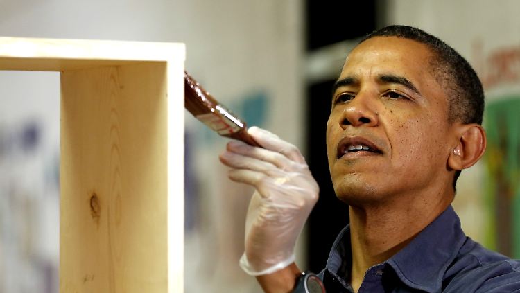 Barack Obama erklärte den Samstag zum "nationalen Tag der freiwilligen Hilfe" – und ging mit guten Beispiel voran.