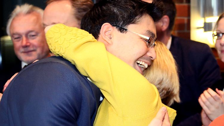Am Wahlabend wirkt Philipp Rösler gelöst und optimistisch.