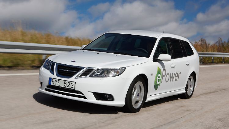Bereits auf dem Pariser Autosalon 2010 zeigte Saab die Studie eines 9-3 als Elektroauto.