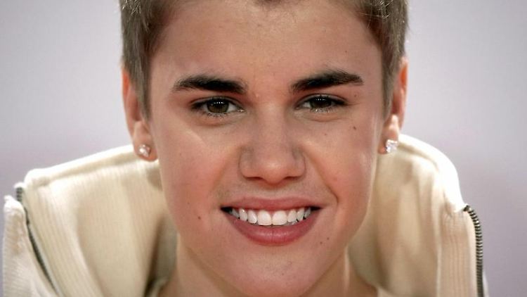 Jetzt auch auf Twitter der König: Teenie-Schwarm Justin Bieber hat mehr Follower als Popstar-Kollegin Lady Gaga.  