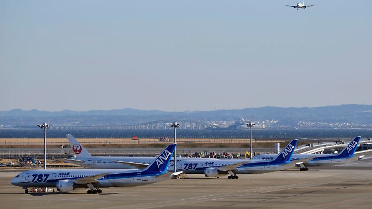 Im Moment hat der Dreamliner viel Bodenkontakt.