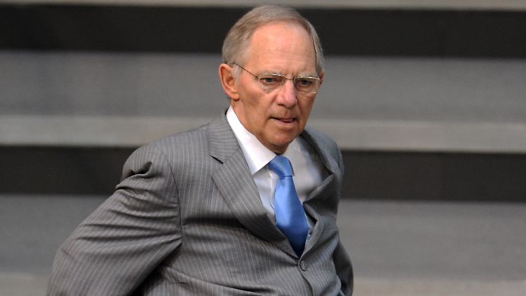 Wachstum steigt, Schulden sinken: Schäuble muss sich nicht mehr ganz so viel Geld borgen, wie gedacht.