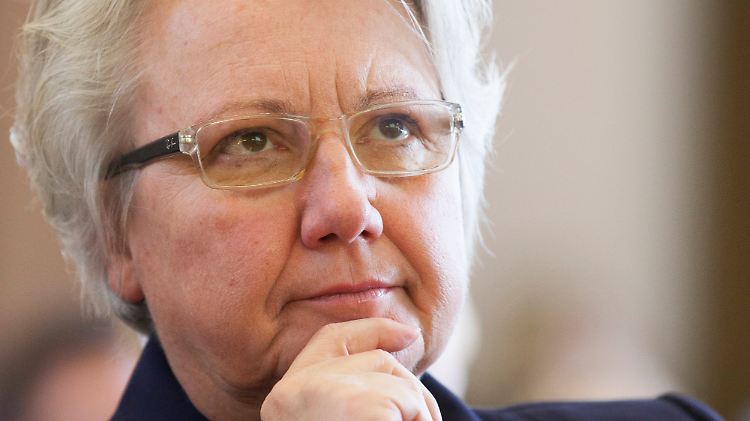Steht seit Monaten wegen der Plagiatsaffäre unter Druck: Bildungsministerin Schavan.