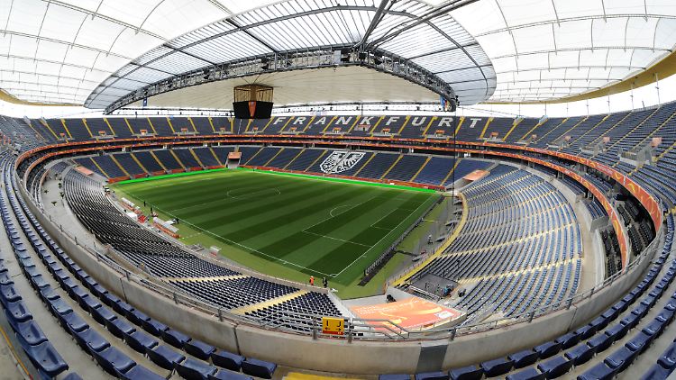 Nicht groß genug: Stadion in Frankfurt.