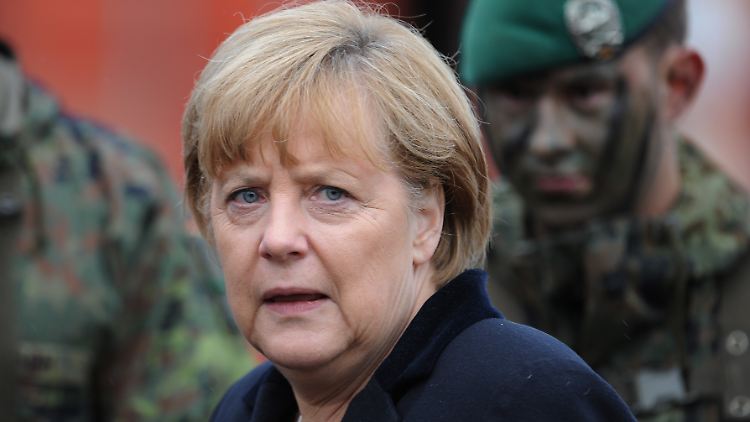 Frau aus dem Osten - eigentlich müsste Angela Merkel die Hilfe für Mali ablehnen. Tut sie aber nicht.