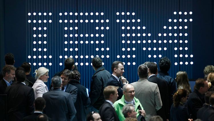 So geht das: International Business Machines zeigt der Wall Street, wo im 21. Jahrhundert die Gewinne wachsen.