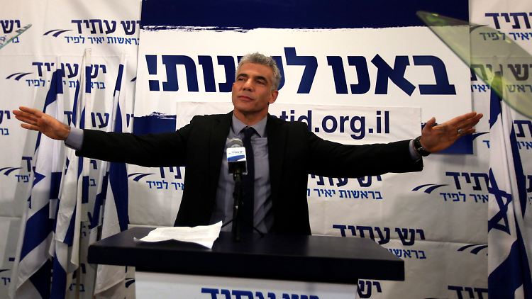 Jair Lapid ist die große Überraschung der israelischen Parlamentswahl. Ministerpräsident Netanjahu nahm bereits Kontakt zu ihm auf.