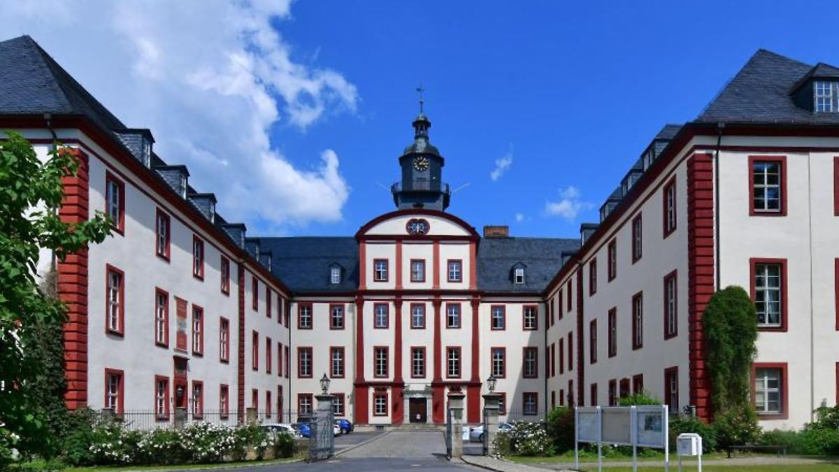 Product summary presents key product information     Keyboard shortcut  
                                        shift
                                        +
                                         ALT
                                        +
                                        opt
                                        +
                                        D visual data 6