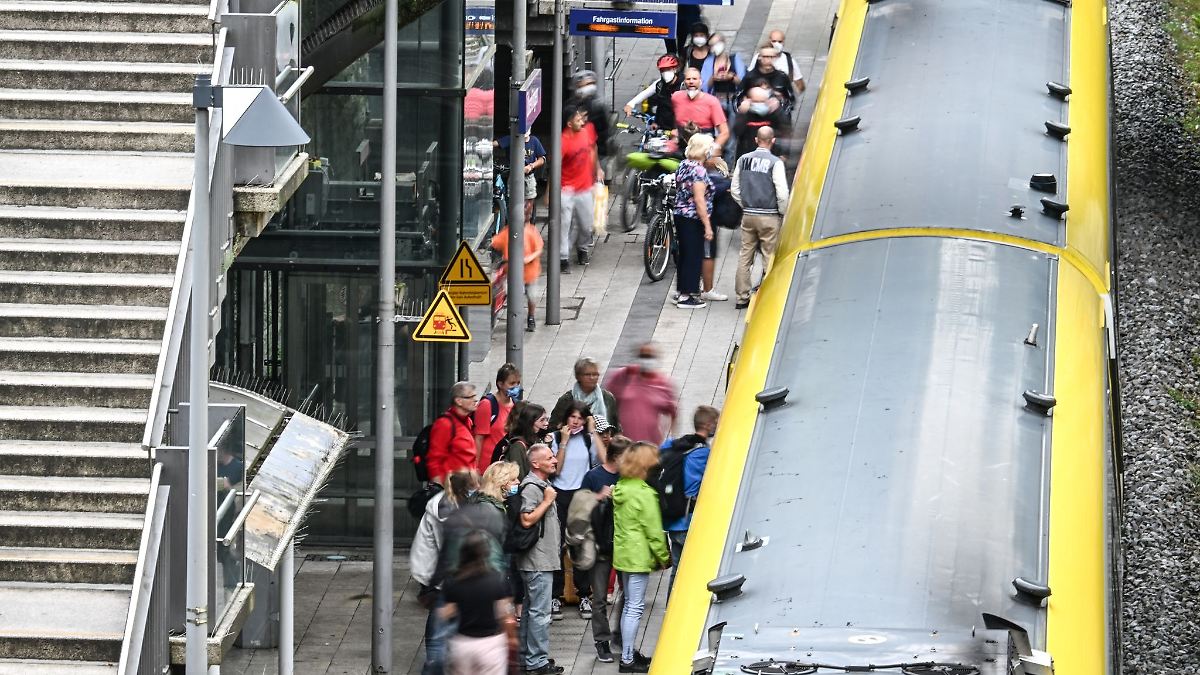 9 Euro Ticket Fahrradmitnahme Sachsen Anhalt Sachsen-Anhalt: 9-Euro-Ticket sorgt für volle Züge