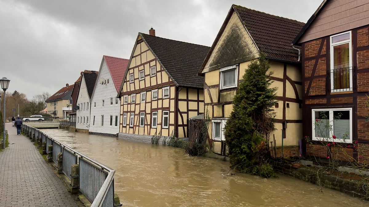 Gesperrte Straen Hochwasser