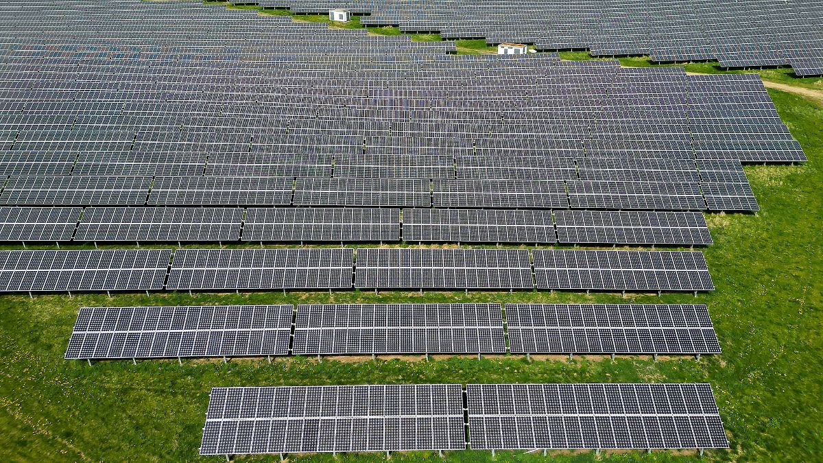 Solarglashersteller bedroht - Minister schreibt an Habeck