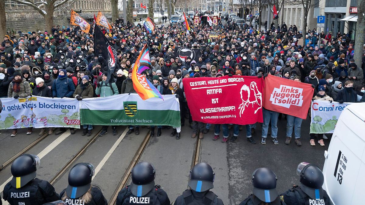 Polizei mit Einsatz bei Demonstrationen in Dresden zufrieden