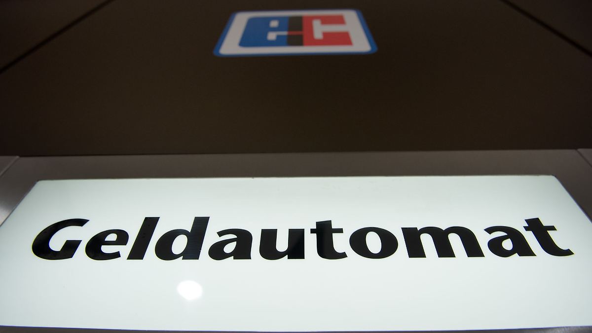 Polizisten schießen auf Reifen von Fluchtfahrzeug