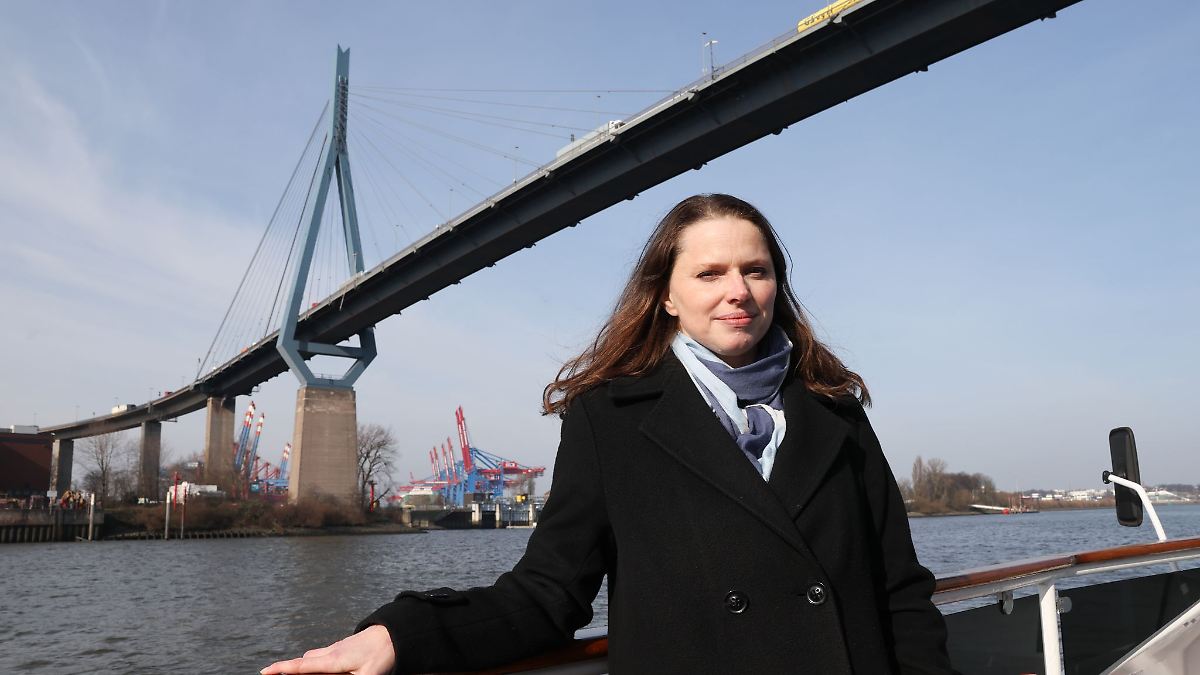 Leonhard: Neue Köhlbrandbrücke womöglich früher befahrbar