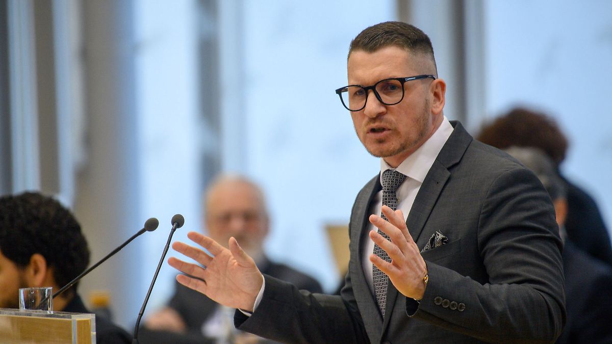 Koalition schickt Migrationsantrag in den Ausschuss