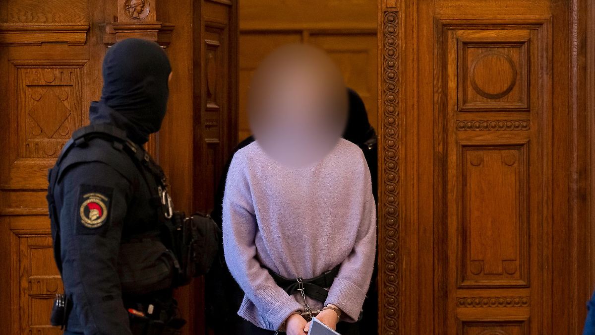 Prozess gegen deutsche Person aus linker Szene gestartet