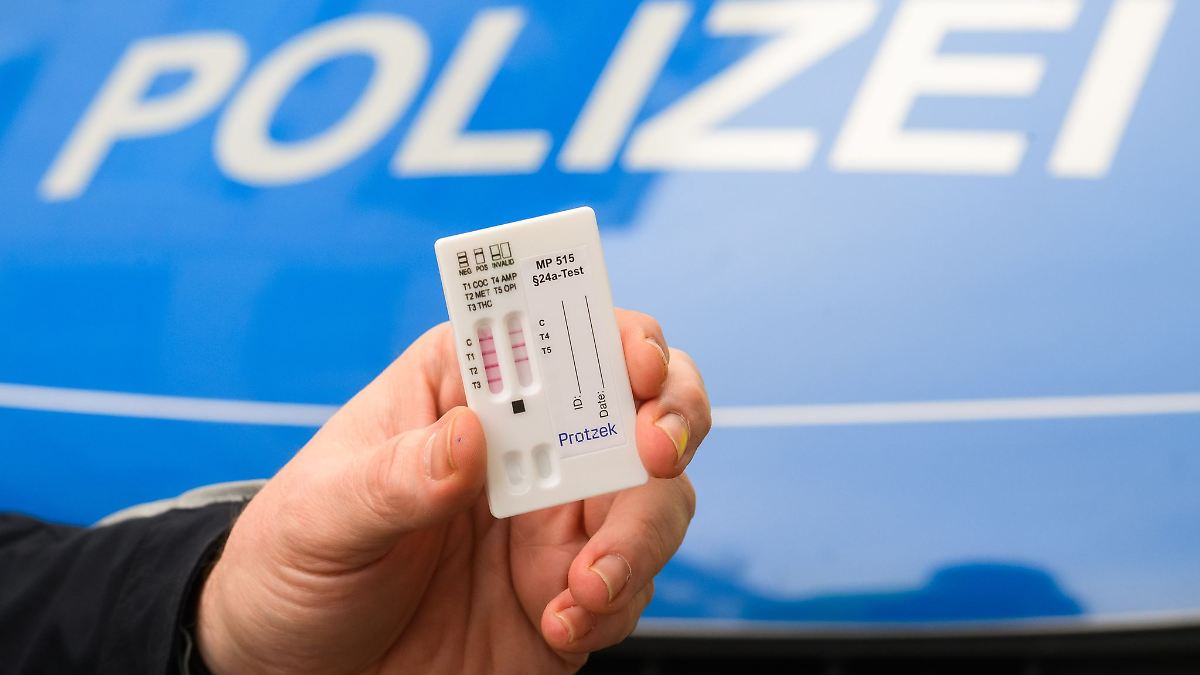 Unter Drogen und ohne Führerschein am Steuer