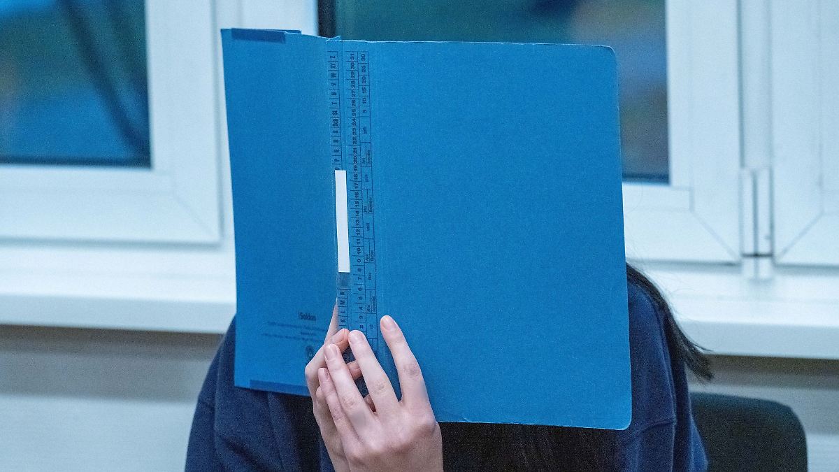 Jugendliche tötet betäubten Mann - Revision nach Urteil