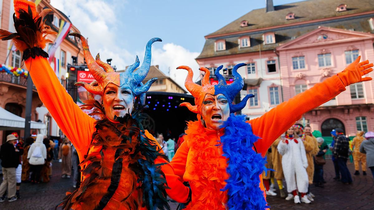 Helau aus Tausenden Kehlen