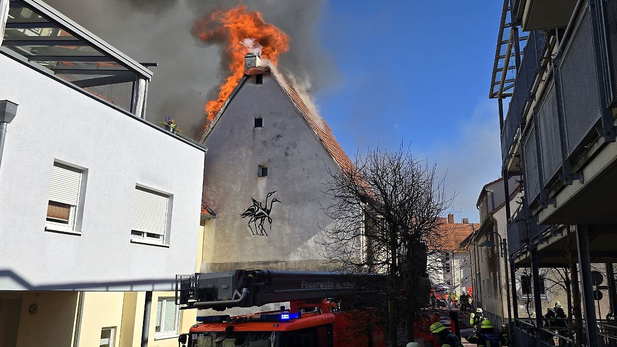 Walldorf: Vier Wohngebäude stehen in Brand