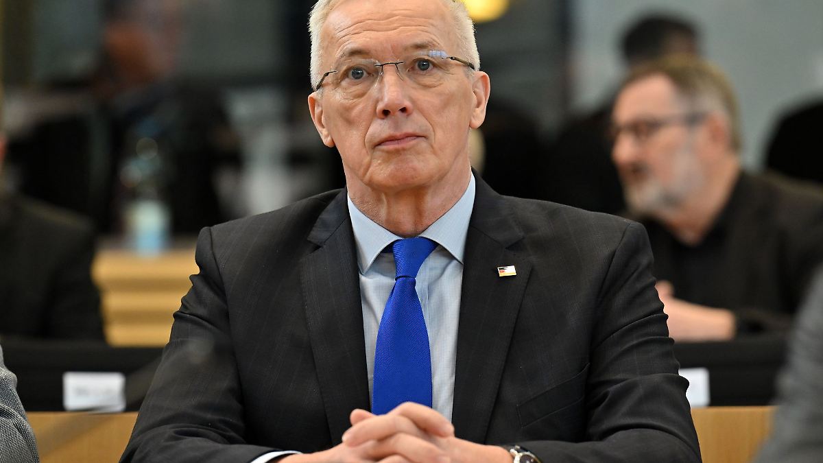 Landtag verschiebt mehrere Wahlen - AfD-Kandidat scheitert