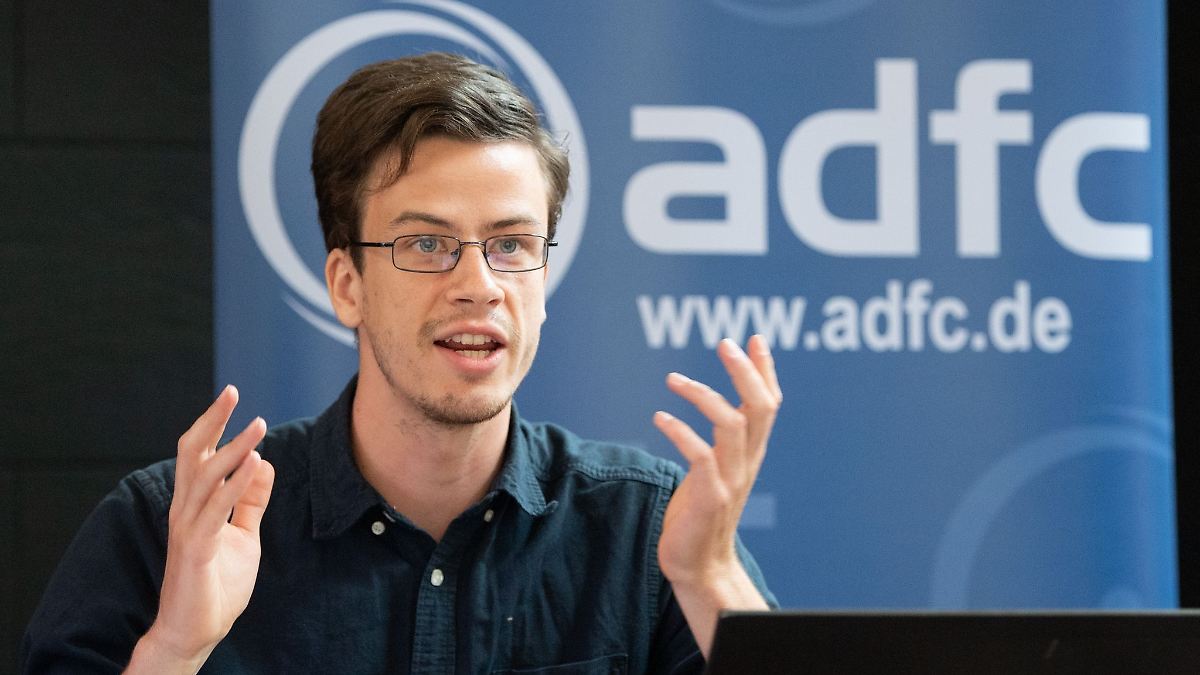 Protest - Radfahrer planen "Nullrunden" um Staatskanzlei