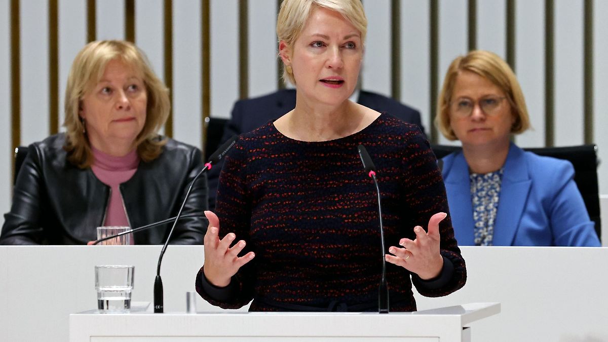 Schwesig verteidigt Finanzpakete - Kritik an hohen Schulden