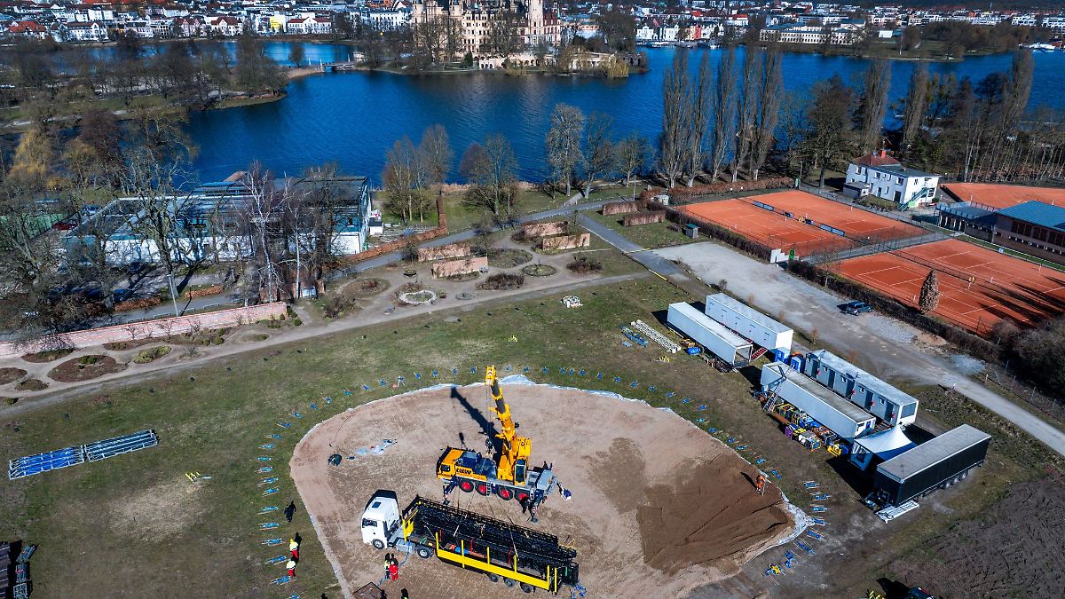 Schweriner Theater zieht für ein Jahr ins Zelt