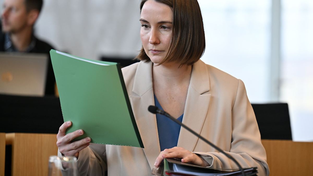 Schenk: Genügend medizinisches Personal im Kriegsfall nötig