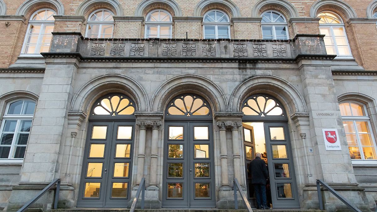 Heimlich Patientinnen gefilmt - Arzt angeklagt