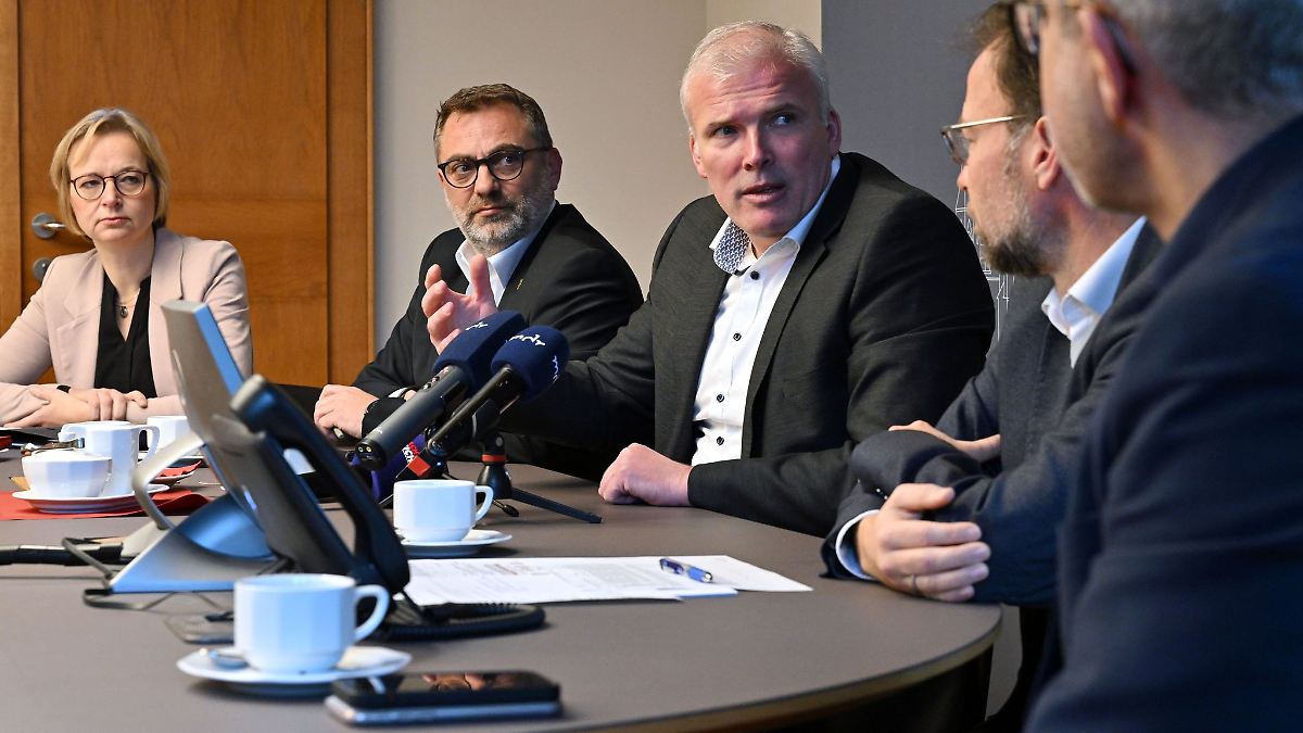 Neue Jobs für Ex-OBs kosten Steuerzahler nicht doppelt