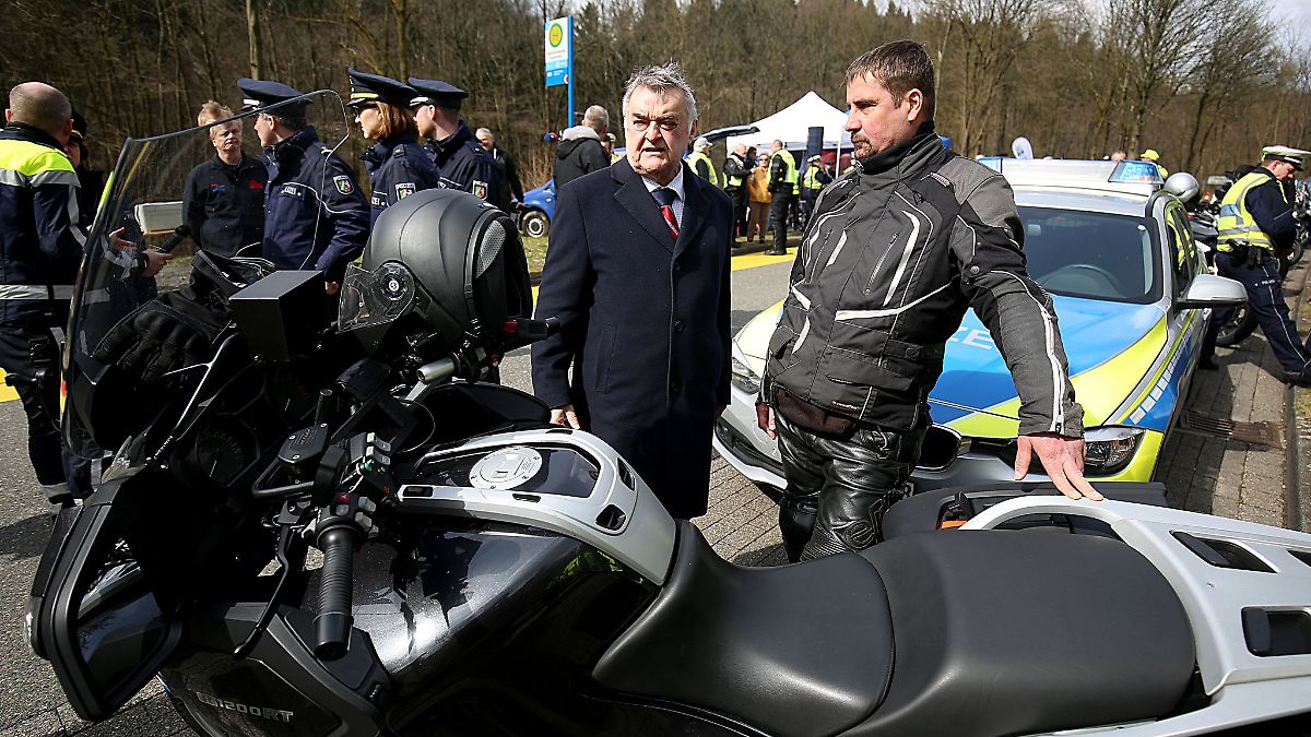 Reul zum Start der Motorradsaison: 2025 mehr Kontrollen