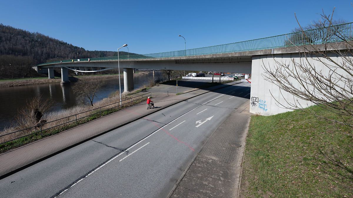 Elbbrücke in Bad Schandau: Keine Schäden bei Belastungstest