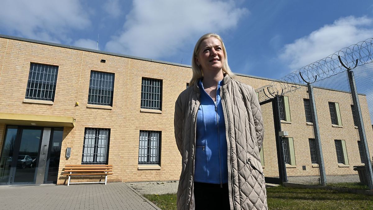 Ministerin hält an neuer Einrichtung für Abschiebehaft fest