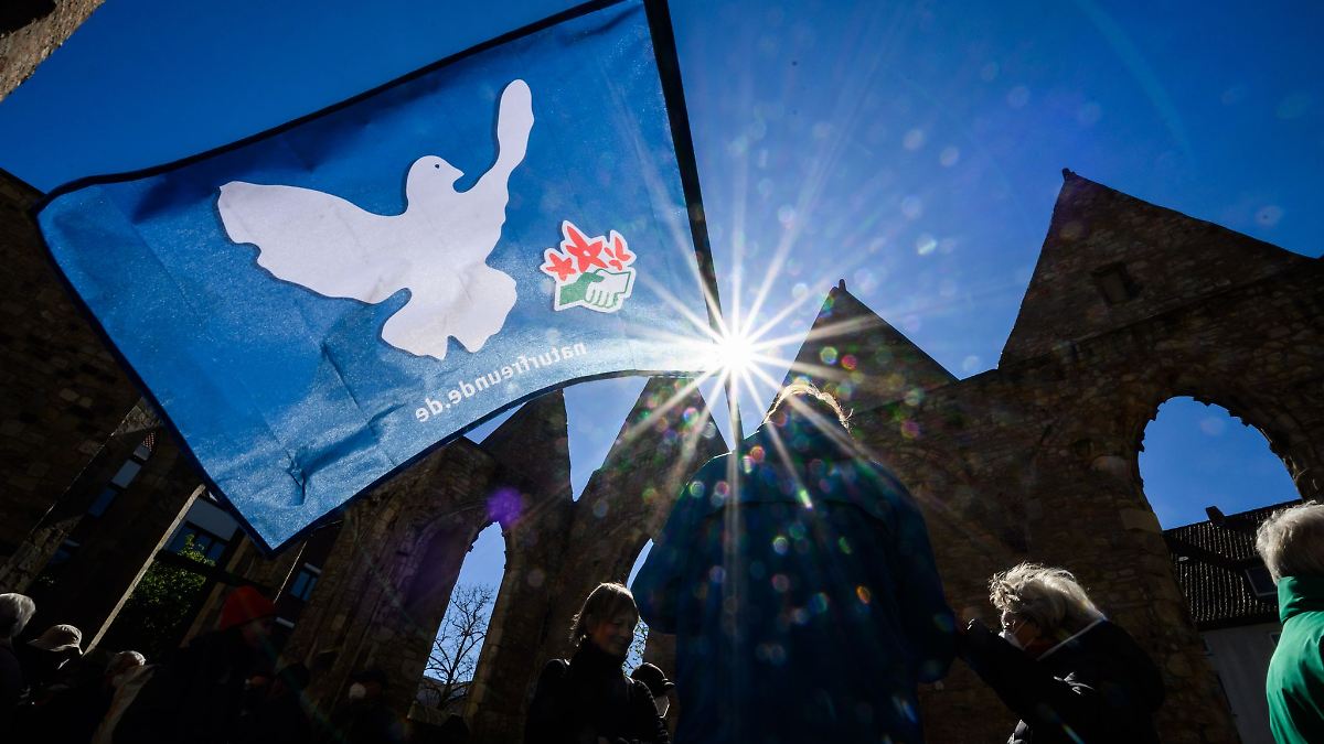 Hunderte bei Ostermärschen in Niedersachsen und Bremen
