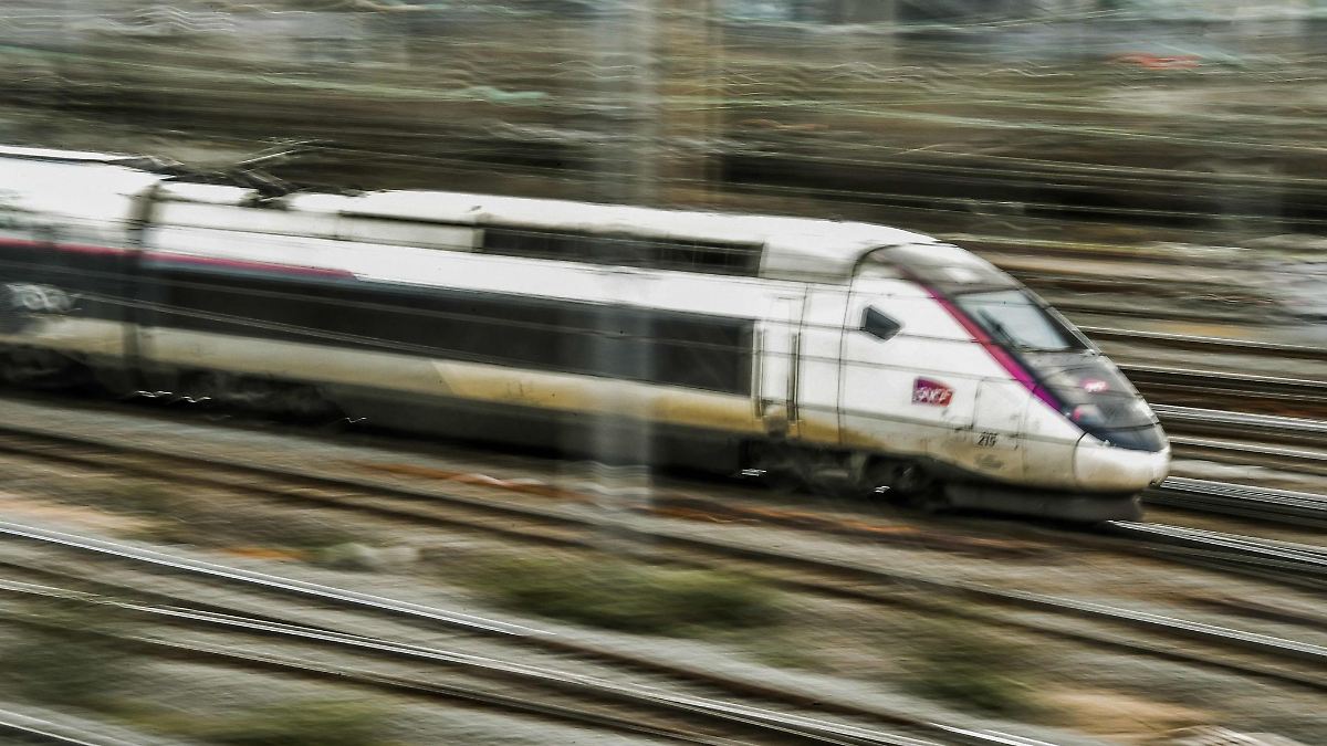 An Bahnübergang von TGV erfasst - Mann schwer verletzt