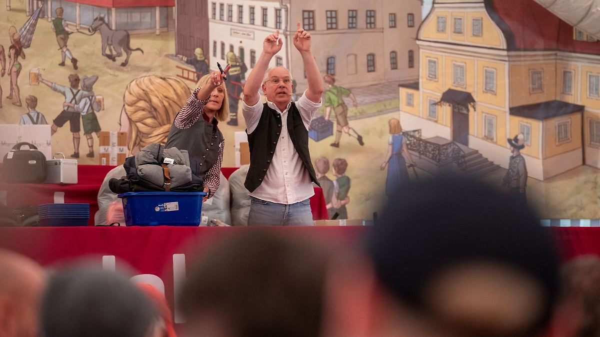 Armband bis Kettensäge - Flughafen versteigert Fundsachen