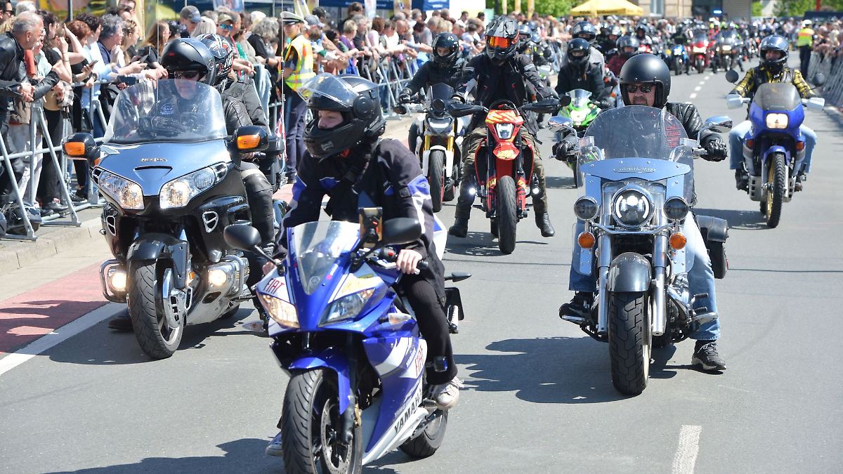 Rund 35.000 Menschen besuchten Motorradsternfahrt