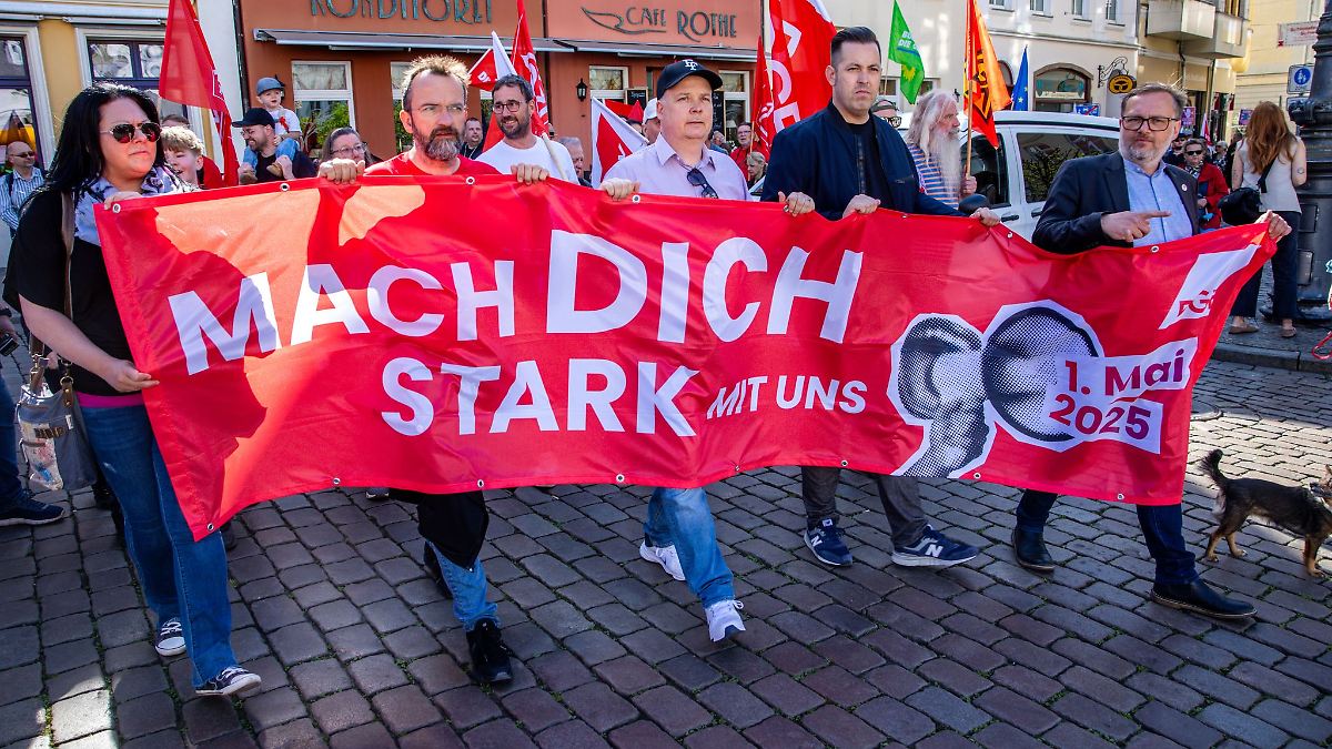 Hunderte demonstrieren in MV f&uuml;r eine gerechte Arbeitswelt