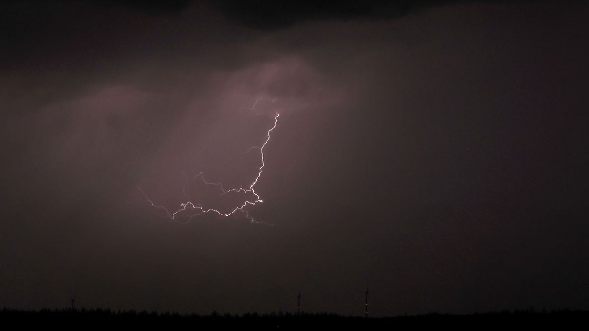 Einsätze und Stromausfälle nach Gewittern über Franken