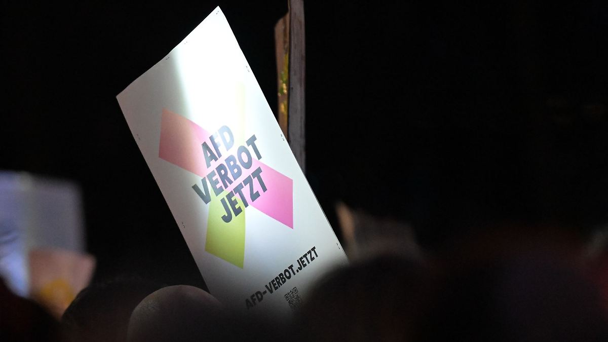 Demonstration f&uuml;r AfD-Verbot in Leipzig und Dresden