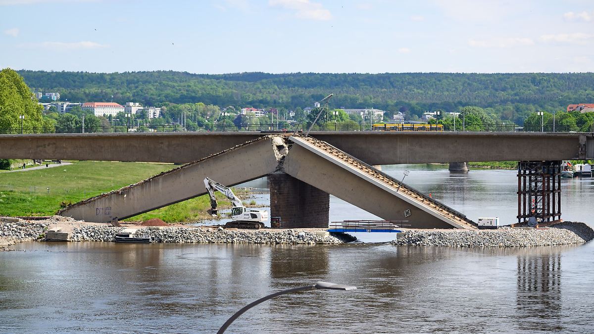 Abriss von eingestürztem Zug der Carolabrücke geht weiter